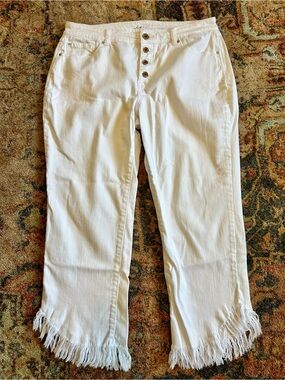 INC International Concepts White Straight-Leg Jeans with Fringed Hem